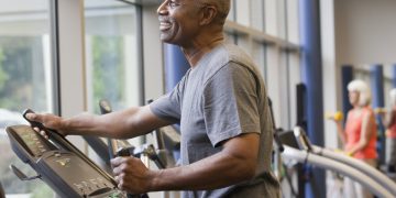 Estudo: atividade física melhora a função cognitiva em todas as idades