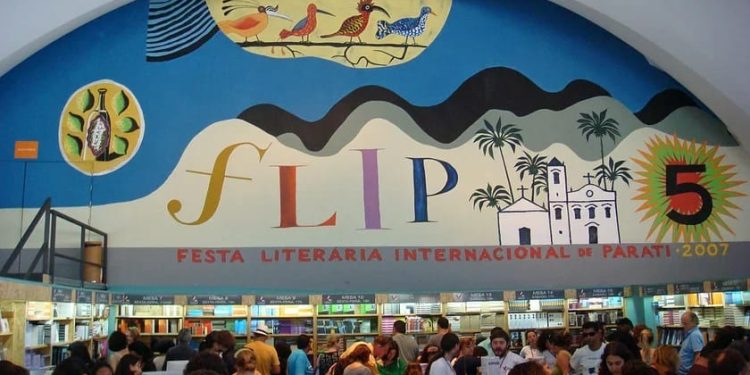 Paraty exclui alunos da rede pública da Flip pela primeira vez, enquanto gestão da Educação viaja a Salvador