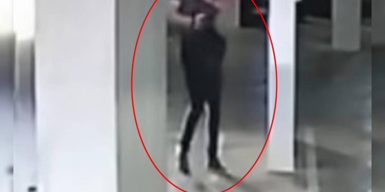 Câmera flagrou empresário guardando arma em mochila após matar gari