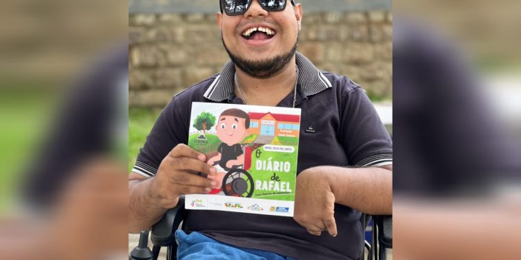 “Não tenho limites”, diz homem com paralisia cerebral que lançou livro