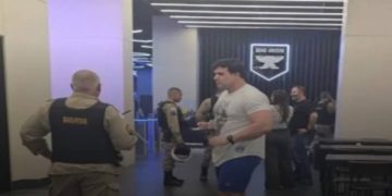 Veja o momento da prisão de empresário em academia após morte de gari