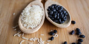 Arroz e feijão na dieta: conheça benefícios para quem pratica esportes