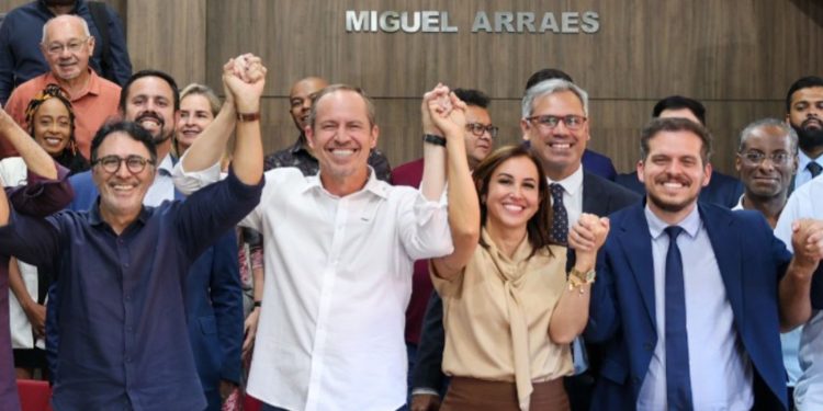 PSB e Cidadania oficializam federação para as eleições de 2026