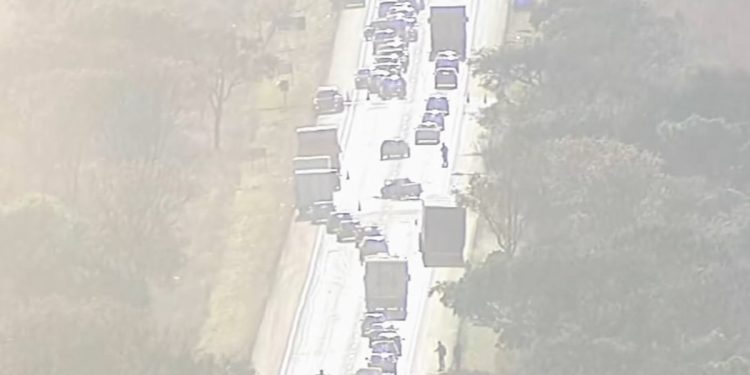 Acidente entre carro e moto deixa dois mortos na DF-001