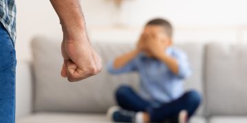 Castigos físicos geram múltiplos riscos à saúde infantil, alerta OMS