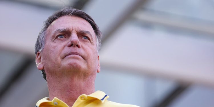 Bolsonaro: conheça os sintomas e tratamentos da gastrite e esofagite