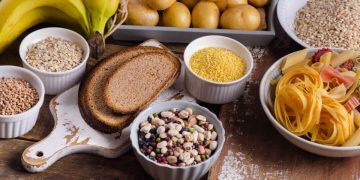 Entenda por que não é indicado cortar carboidratos e gorduras da dieta