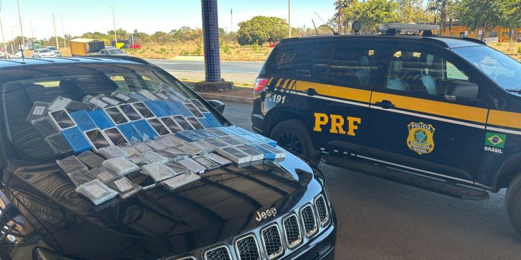 PRF apreende carga de 84 iPhones avaliada em meio milhão de reais