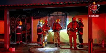 DF: incêndio que matou cinco homens deixou 11 pessoas intoxicadas