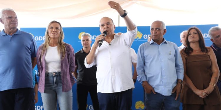 Ibaneis assina autorização para construção de viaduto em Planaltina