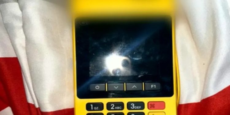 Italianas são enganadas em praia e pagam R$ 3 mil por maço de cigarros