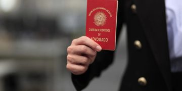 Advogado e estagiária de facção que sabotavam depoimentos viram réus