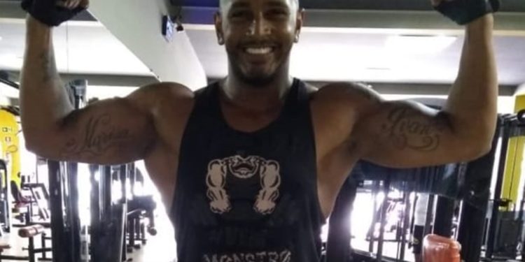 Pai de santo acusado de estupro ganha R$ 12 mil como servidor público