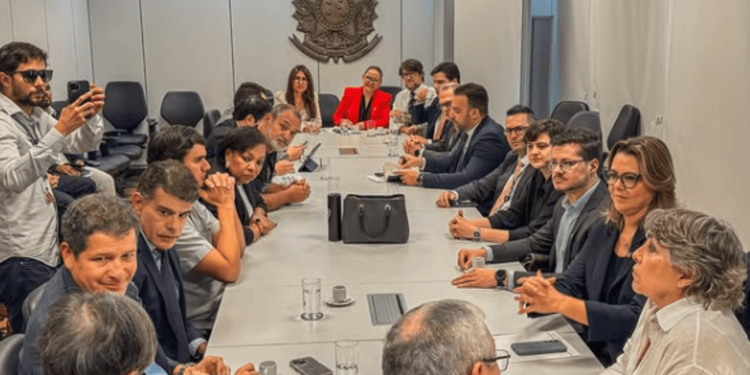 Governo nega equiparar salário com PF e oferece reajuste de 18% à PCDF