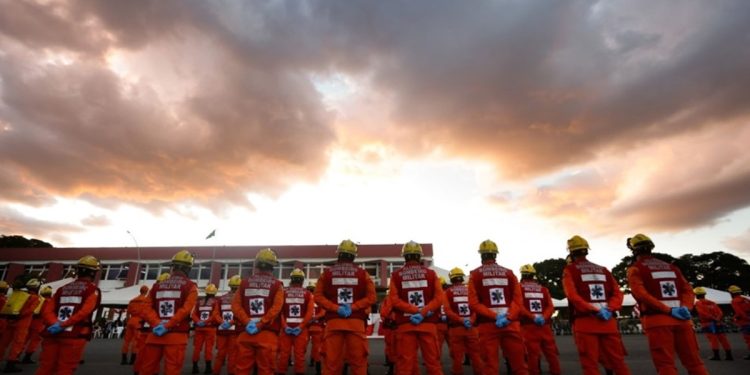 CBMDF: publicados editais com 356 vagas e salários de até R$ 15 mil