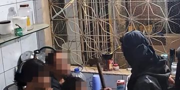 Adolescentes que usaram machadinha para roubar família são detidos