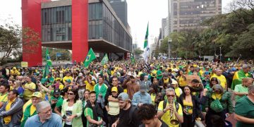 Verde-amarelo em disputa e pautas “invertidas” marcam 7/9 antes de julgamento de Bolsonaro