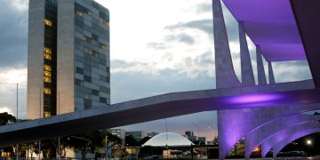 Homem tenta invadir Palácio do Planalto e leva dois tiros de borracha