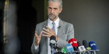 Voto de Fux ‘estica corda’ e pode deixá-lo isolado, diz advogado criminalista