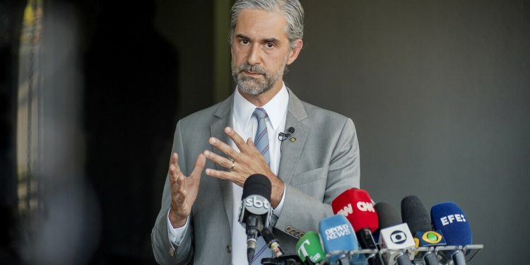 Voto de Fux ‘estica corda’ e pode deixá-lo isolado, diz advogado criminalista