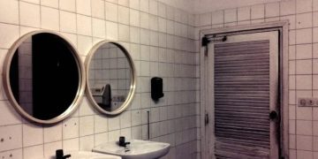 Tarado do banheiro: homem filma mulheres em bar da Asa Norte e é preso