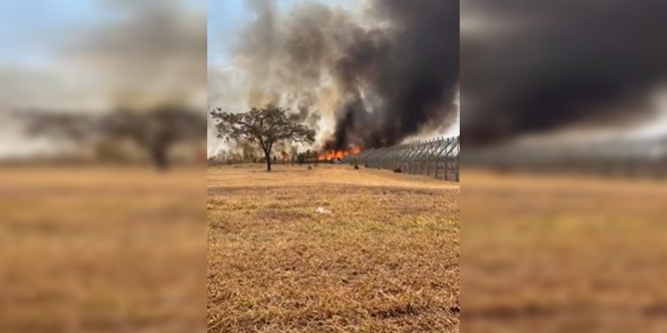Vídeo: incêndio com fumaça densa atinge os arredores da Papuda