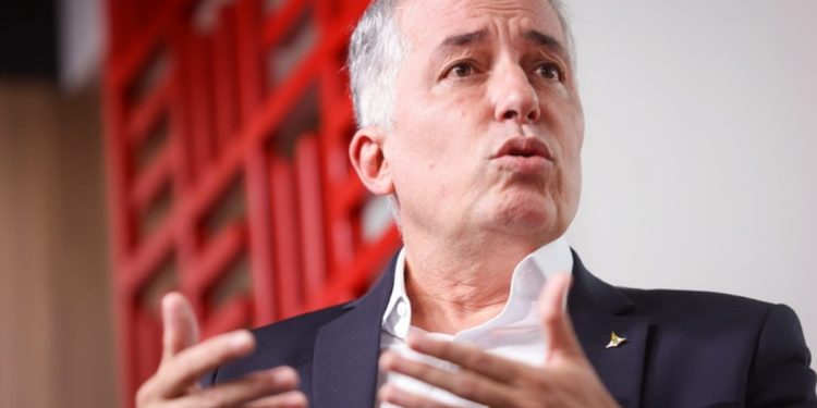 MP investiga secretário de Transporte do DF por favorecimento de empresas de ônibus