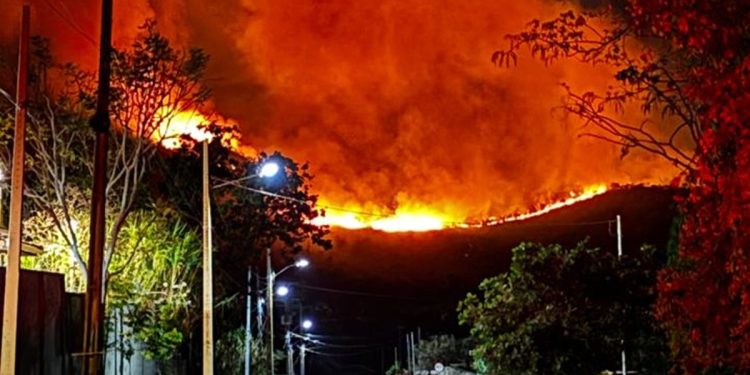 Pirenópolis é atingida novamente por incêndio; veja vídeo