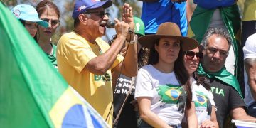 Sebastião Coelho elogia Tarcísio pós-ataque a Moraes: “Desceu do muro”