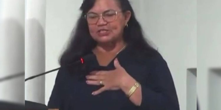 “Merece apanhar”: vereadora defende violência contra mulher em sessão