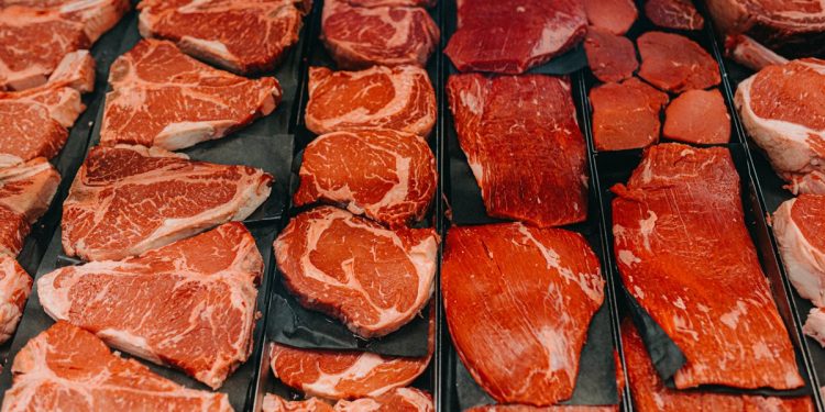 Estudo sugere que carne vermelha pode reduzir mortes ligadas ao câncer