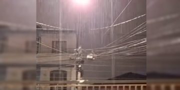 Chuvas isoladas surpreendem brasilienses nesta segunda-feira; veja vídeo