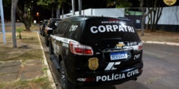 Grupo criminoso revendia carros roubados com placas adulteradas no DF