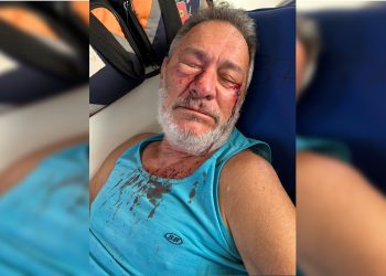 Vídeo: motorista se irrita após batida e espanca homem de 68 anos no DF