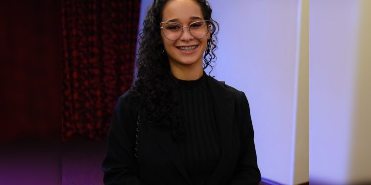 Jovem intérprete de libras do DF morre em acidente de carro