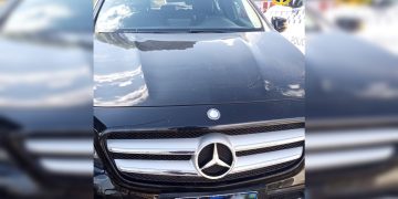 Carro de luxo é apreendido com 64 multas e R$ 54 mil em débitos no DF