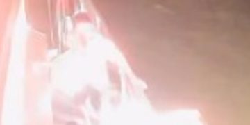 Veja momento da explosão no barco de ativista do DF a caminho de Gaza