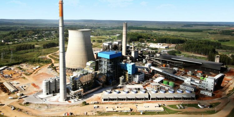 Brasil ainda subsidia eletricidade a carvão enquanto busca liderança climática na COP30