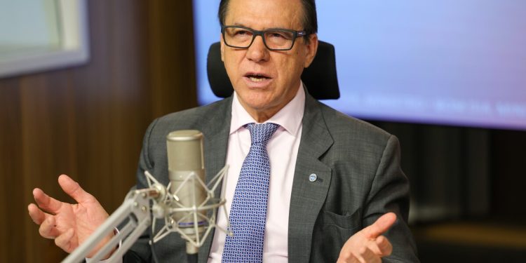 Caso JBS Aves: Auditores acionam STF contra lei que permitiu avocação de Luiz Marinho