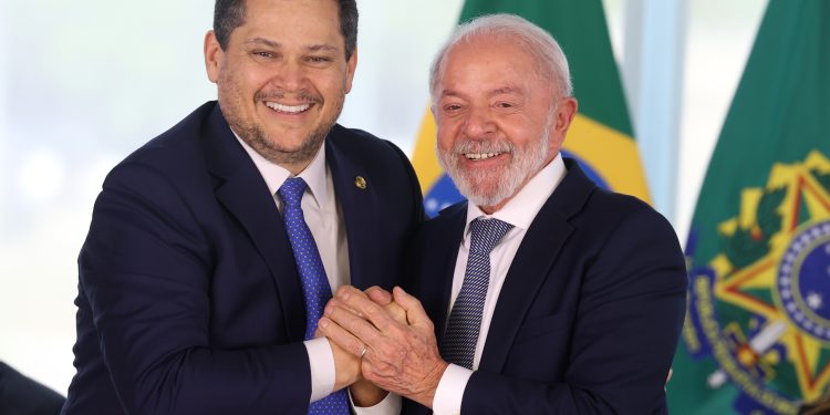 PL da devastação: governo ganha tempo para defender vetos, mas impasse segue, diz analista