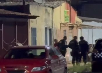 Matador encapuzado executa homem a tiros na porta de casa no DF