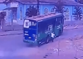 Homem é atropelado por ônibus ao atravessar a rua, em Luziânia