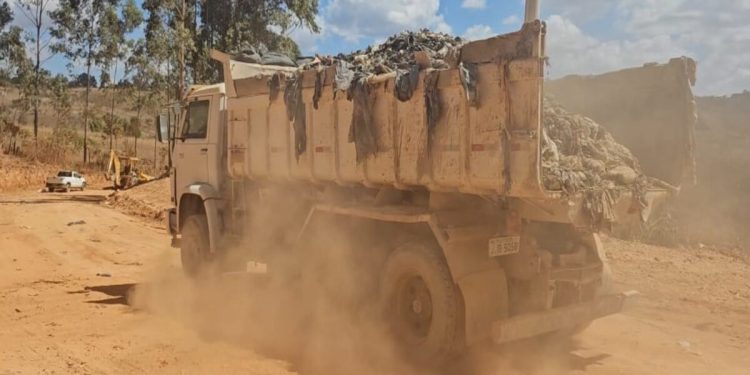 Dano ambiental: cálculo de lixo em aterro que desabou sobe para 60t