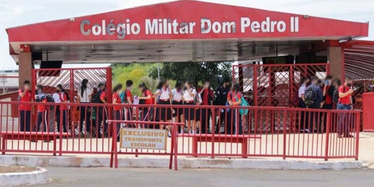 Famílias pedem equiparação de mensalidade dos colégios militares do DF