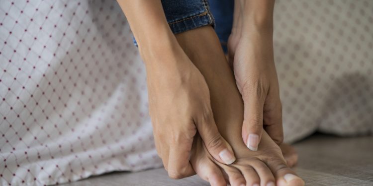 Por que cuidar dos pés é essencial para o bem-estar do corpo todo