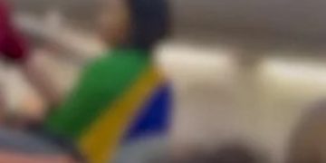 Saiba o que provocou a treta da mulher expulsa de voo com passageiros