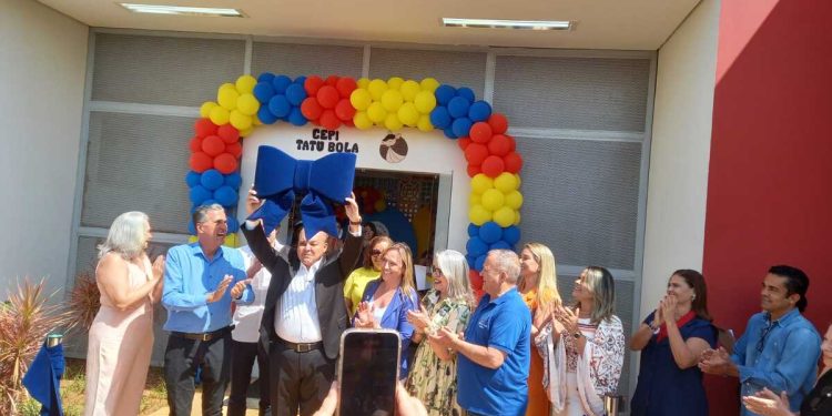 Tatu Bola: Ibaneis inaugura nova creche em Samambaia