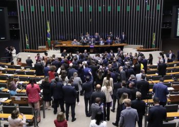 Câmara avança e torna falsificação de bebida crime hediondo em resposta a mortes por metanol