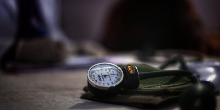 Hipertensão: saiba quais são os principais sintomas da pressão alta