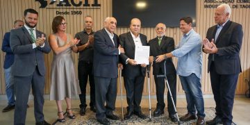 Ibaneis ao assinar concessão de terreno à ACIT: “Investi R$ 1 bi em Taguatinga”